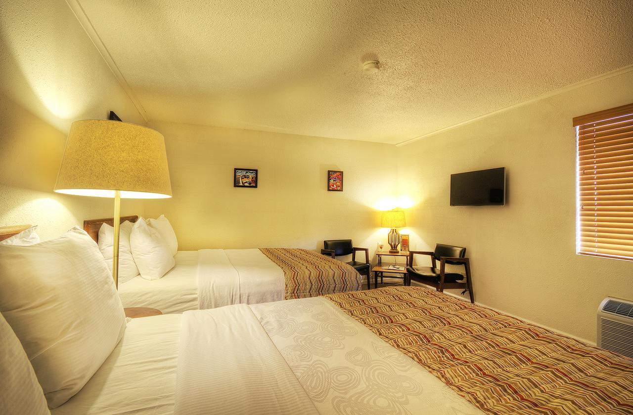 Roadrunner Lodge Motel 투컴캐리 외부 사진