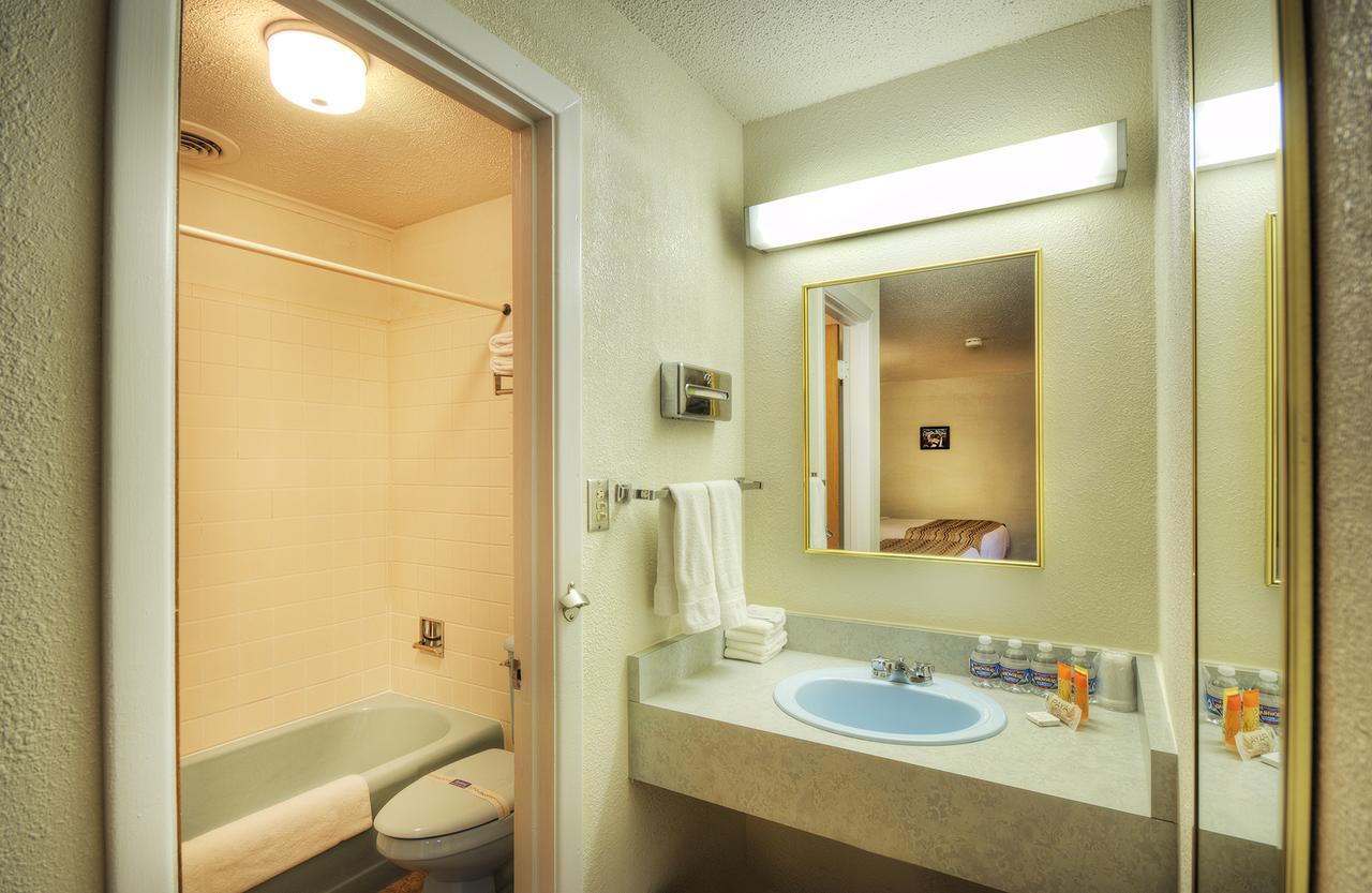 Roadrunner Lodge Motel 투컴캐리 외부 사진