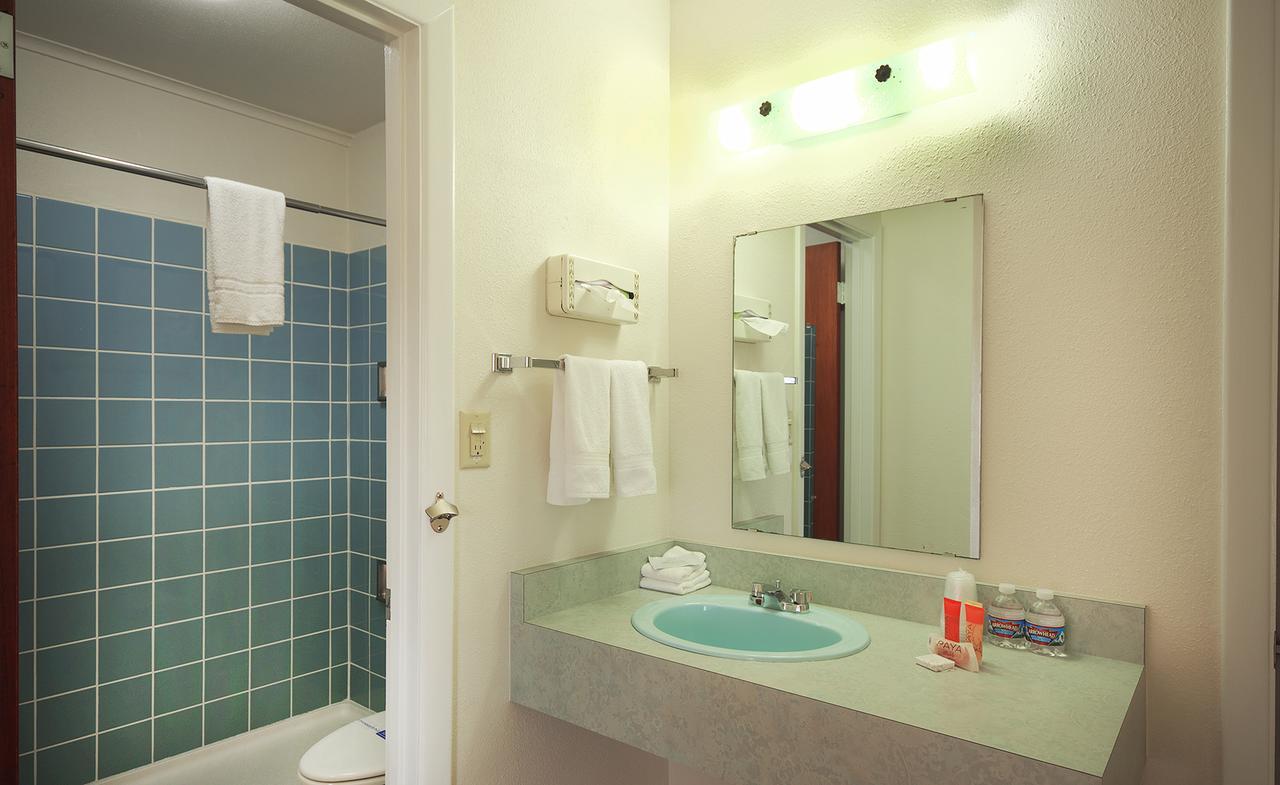 Roadrunner Lodge Motel 투컴캐리 외부 사진