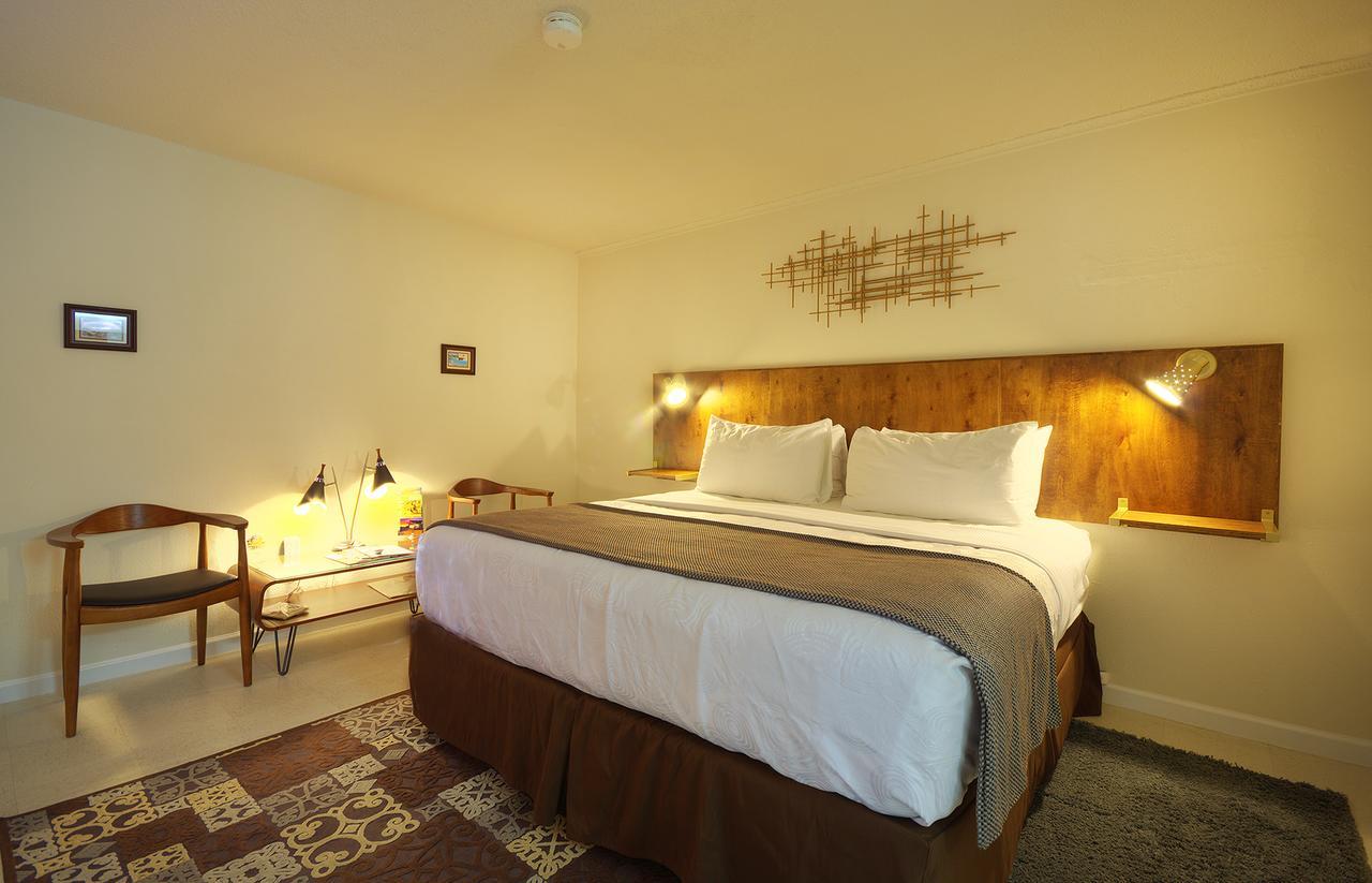 Roadrunner Lodge Motel 투컴캐리 외부 사진